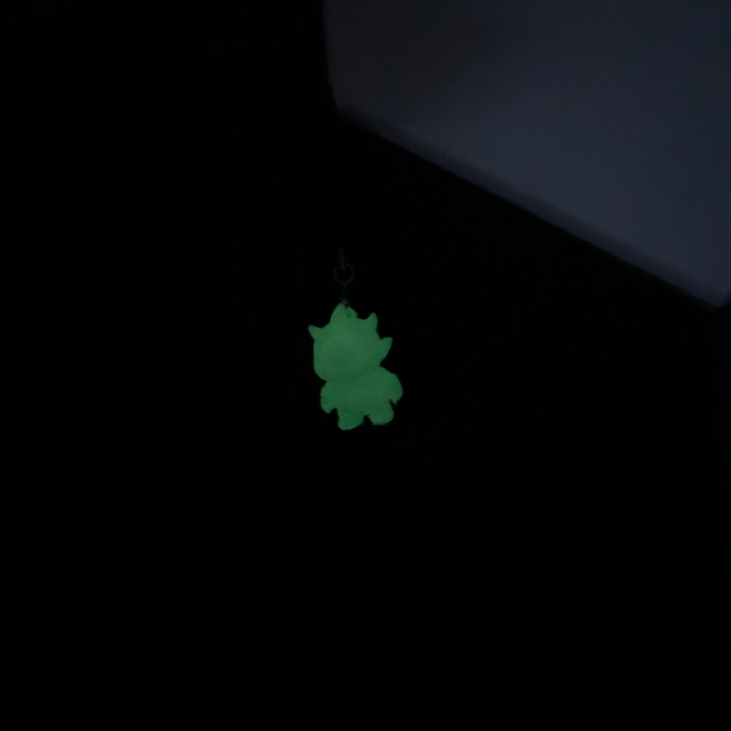 Zyrk: Il Guardiano delle Coincidenze FLUO